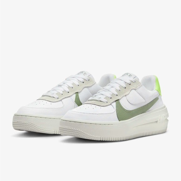 Nike Women's Air Force 1 White and Green Sneakers - Picture 1 of 8